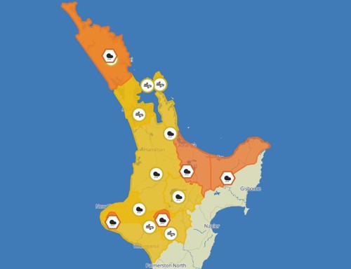 Map of New Zealand showing where heavy rain warnings are located